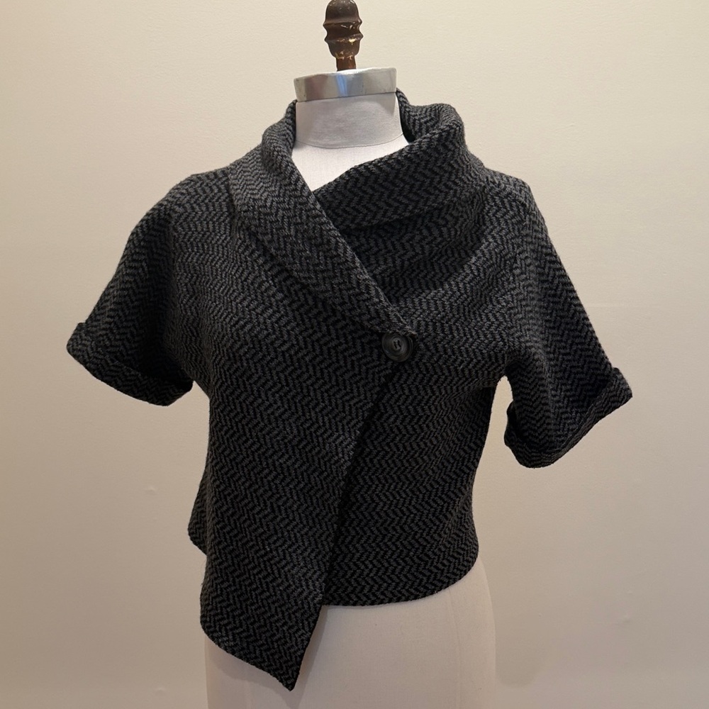 Chiaramente Black and Gray Herringbone wool blend cropped bolero jacket